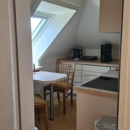 公寓 Kleine Ferienwohnung Mit Balkon *